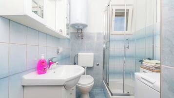 Apartment (A1) | Bathroom | Shower, hair dryer