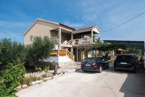 Kiến trúc tòa nhà