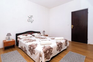 Apartment (A1) | Iron/ironing board, free WiFi, bed sheets - Apartments Sonja (Privlaka)