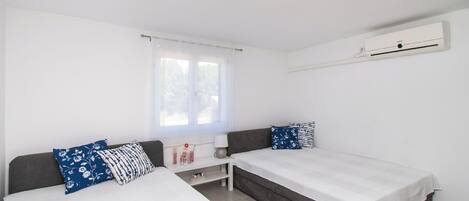 Studio (A1) | Interior