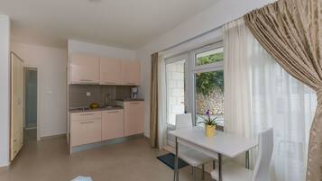 Studio (A5) | Private kitchen