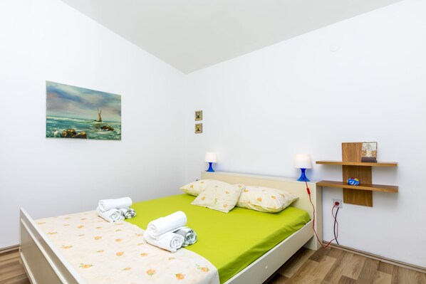 3 bedrooms, free WiFi, bed sheets