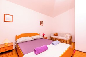 Appartement (A4) | 3 chambres, accès au Wi-Fi (inclus), literie fournie