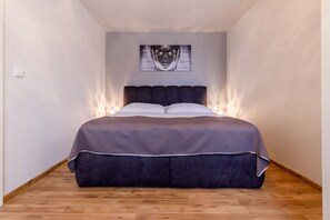 Apartment, 1 Bedroom, Kitchenette, City View (5) | 1 bedroom, hypo-allergenic bedding, in-room safe, individually decorated