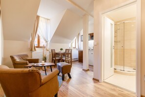 Apartment, 1 Bedroom, Kitchenette, City View (3) | Living area | Flat-screen TV - Apartments Menuet (Karlovy Vary)