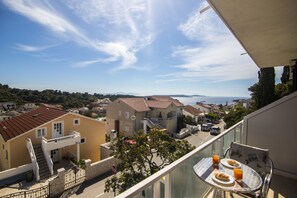 Quarto (S2) | Vista para a água