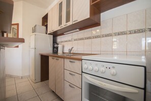 Apartment (A1) | Private kitchen - Apartments and Rooms Nikol (Hvar)