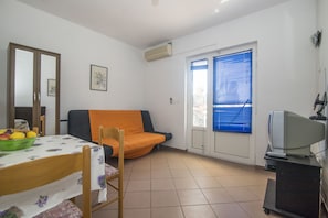 Apartment (A2) | Living room - Apartments and Rooms Nikol (Hvar)