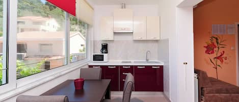 Studio (A3) | Private kitchen | Espresso maker, fridge, microwave, oven