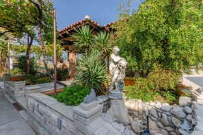 Courtyard - Apartments Darko (Rab)