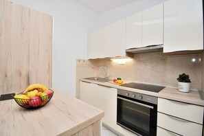 Apartment (A2) | Private kitchen