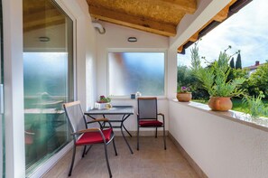 Studio (A4) | Terrace/patio