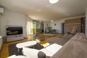 Apartment (A2) | Living area