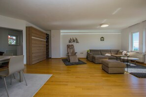 Apartment (A2) | Living area | Smart TV