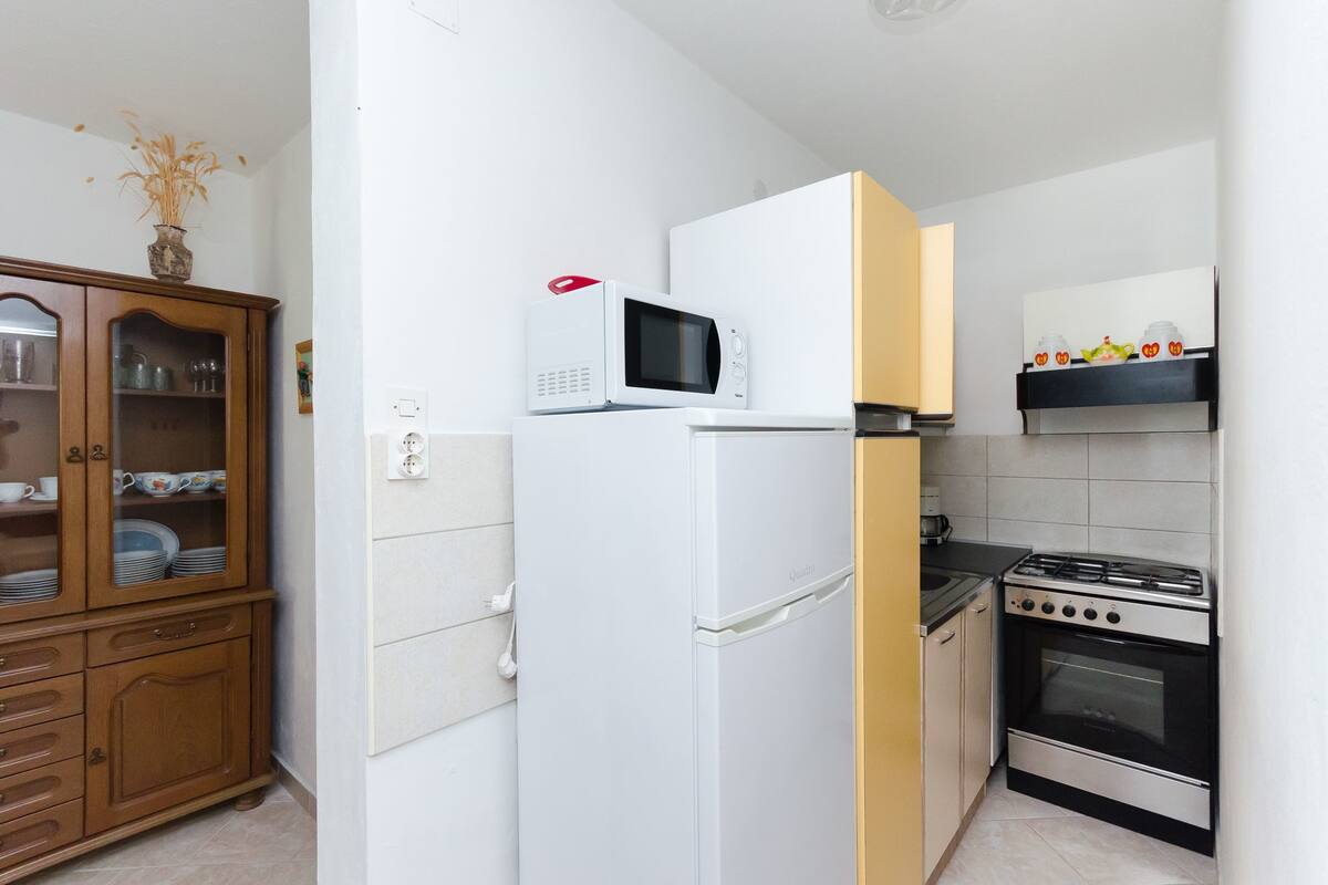 Private kitchen | Espresso maker, fridge, microwave, oven