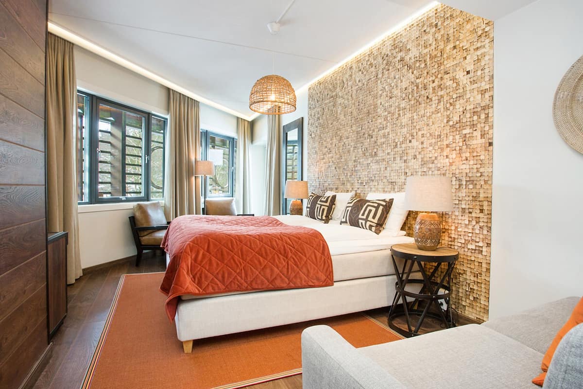 1 bedroom, down duvets, pillow-top beds, blackout curtains