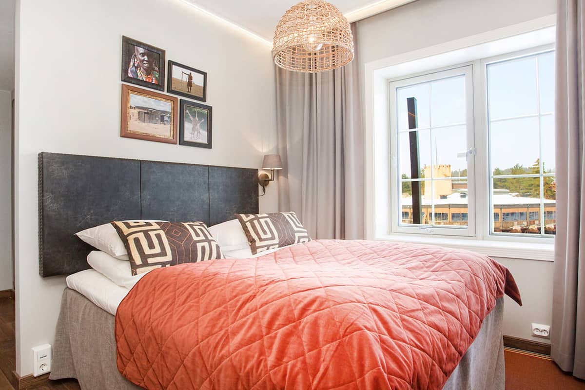 Cubrecamas, colchones con pillow-top y cortinas blackout