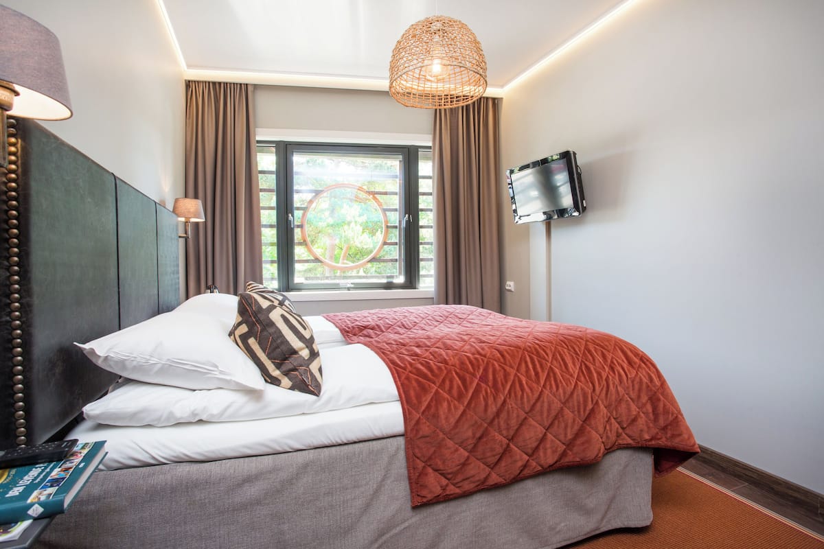 Double Room | Down comforters, pillowtop beds, blackout drapes, soundproofing