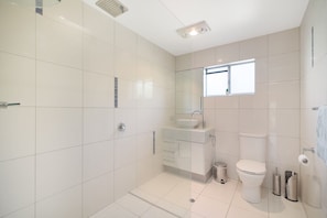 Villa (2 Bedrooms) | Bathroom