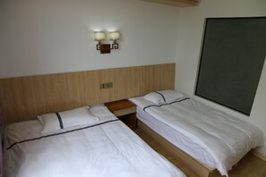 Blackout drapes, soundproofing, free WiFi