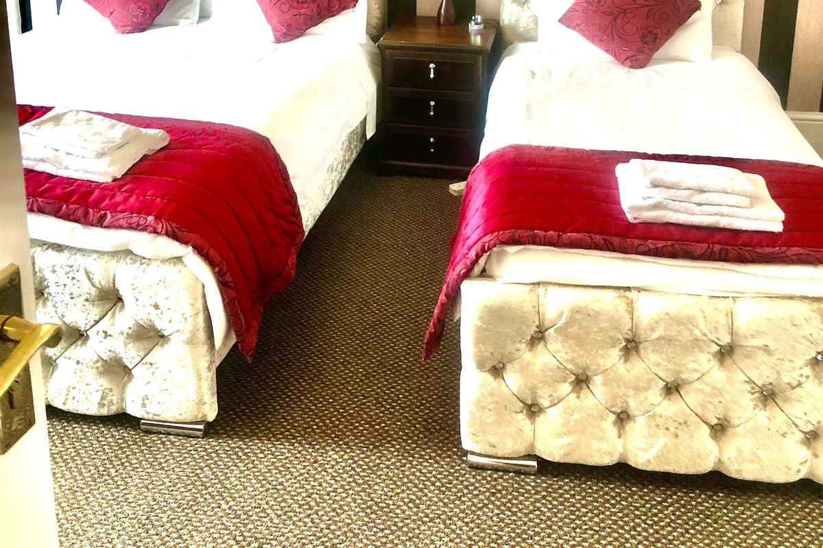 Family Room, Ensuite | Individually decorated, individually furnished