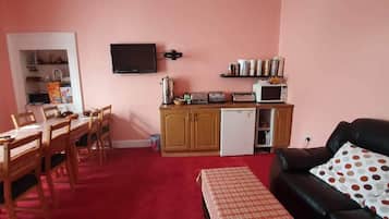 Free daily continental breakfast