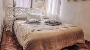 Room - Venice Dream House Bolero (Venice)
