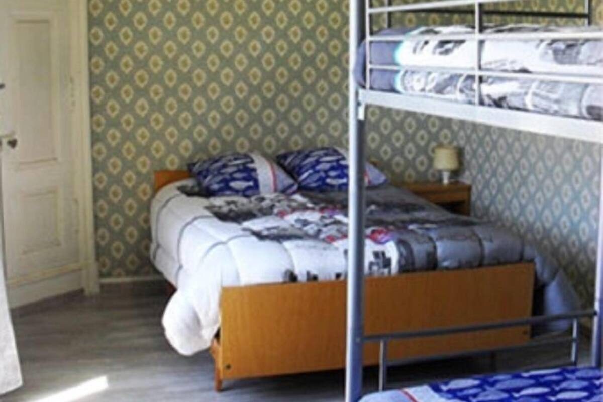 Chambre Familiale | Fer et planche à repasser, lits bébé (gratuits), Wi-Fi gratuit