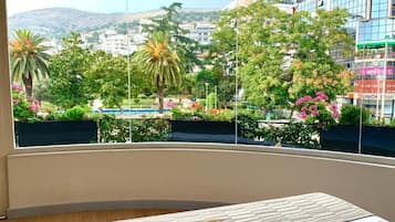 Deluxe Double Room, Balcony | In-room safe, desk, blackout drapes, soundproofing