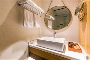 Classic Double Room, Non Smoking | Bathroom | Shower, free toiletries, hair dryer, slippers