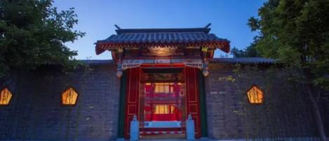 Fasade – kveld/natt