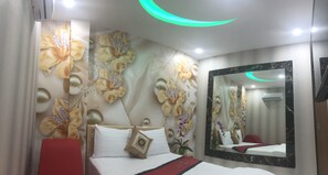 Deluxe Double Room | Free WiFi - you and me hotel (Ho Chi Minh City)