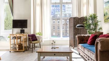 Apartment, 2 Bedrooms, Non Smoking | Living area