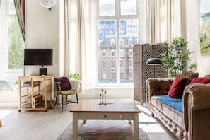 Apartment, 2 Bedrooms, Non Smoking | Living area