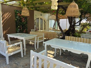 Tägliches inbegriffenes großes Frühstück