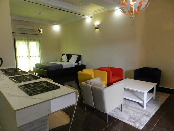 Executive Double Room, 1 Double Bed, Non Smoking, City View | Egyptian cotton sheets, premium bedding, down duvets