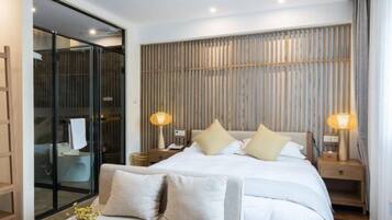 Elegant Double Room(Mainland Chinese Only) | Free WiFi, bed sheets