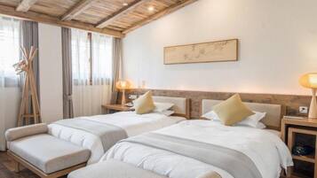 Elegant Twin Room(Mainland Chinese Only) | Free WiFi, bed sheets