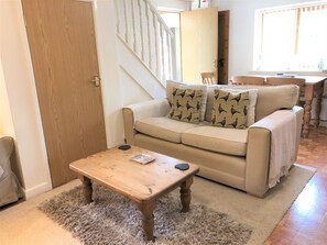 Cottage, 2 kamar tidur (West Barn Cottage) | Ruang keluarga | TV layar datar