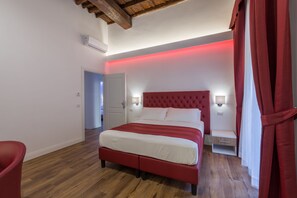 Deluxe Room | In-room safe, blackout drapes, soundproofing, iron/ironing board - Unico Argentina (Rome)
