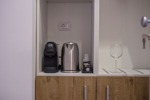 Cà phê và/hoặc dụng cụ pha