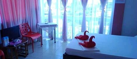 Free WiFi, bed sheets