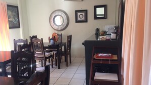 Free daily continental breakfast  - Toro Guest House (Moses Kotane)