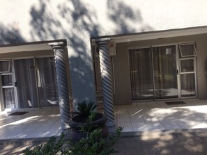 Property grounds - Toro Guest House (Moses Kotane)