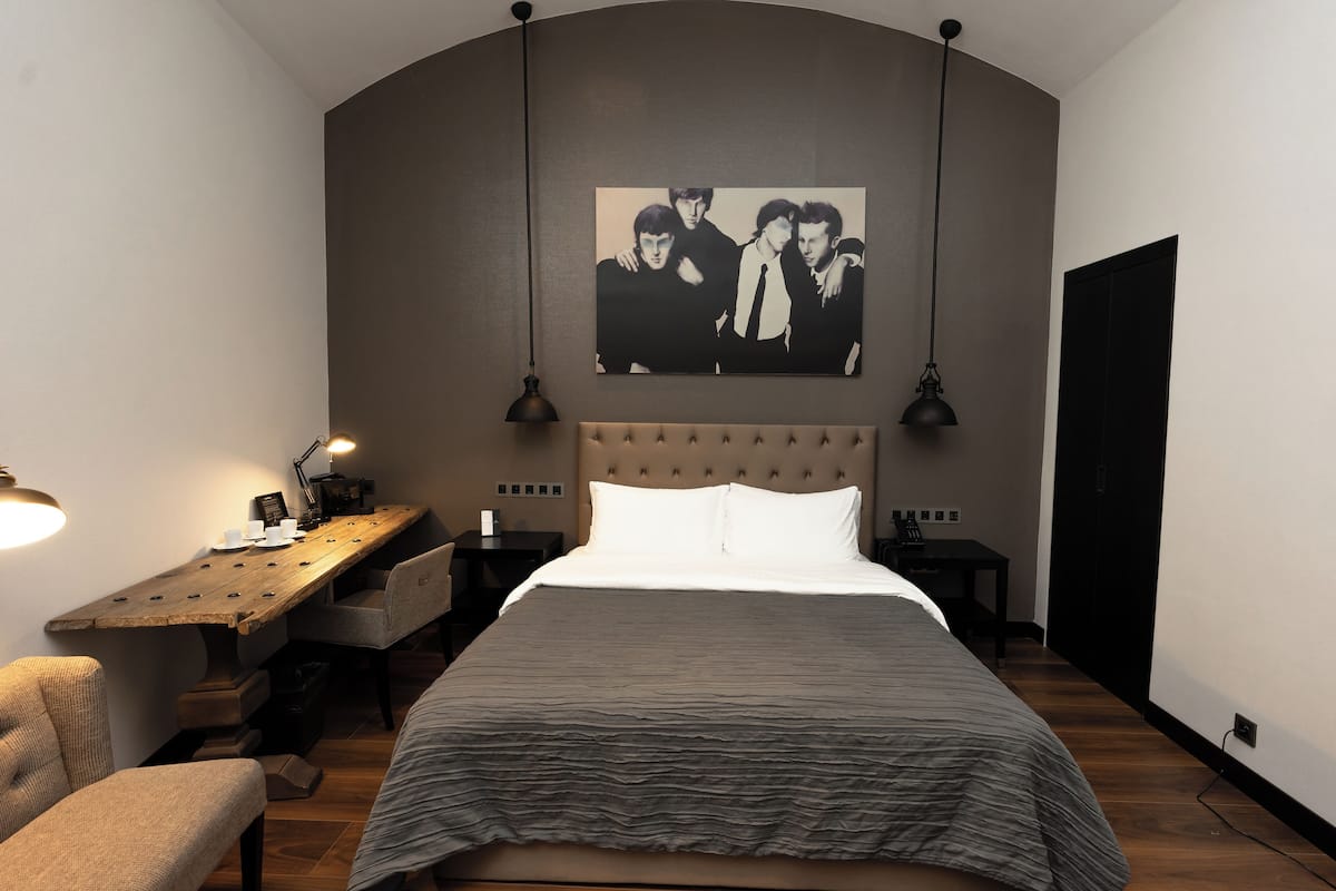 Familiekamer | Een kluis op de kamer, een bureau, gratis wifi, beddengoed