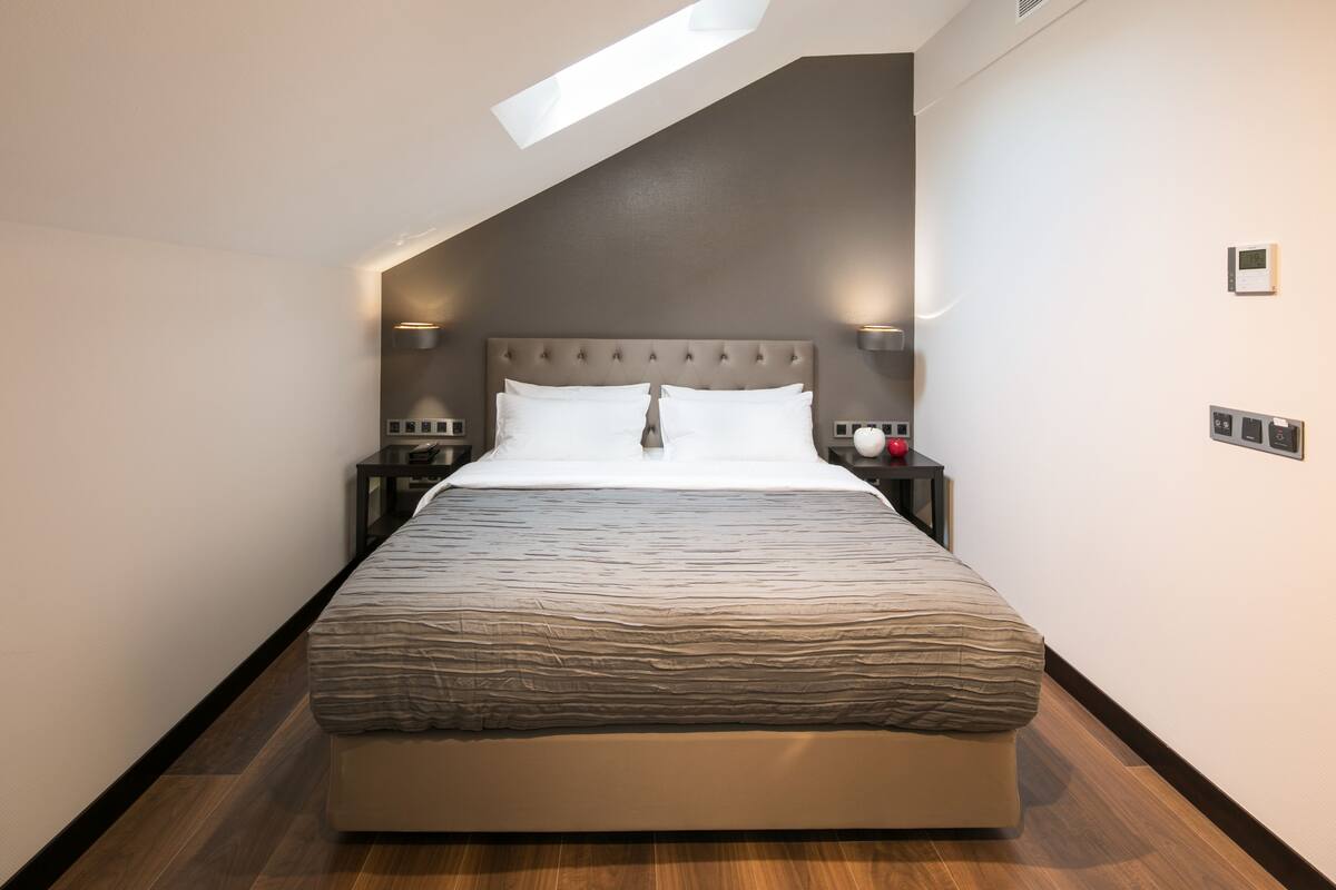 Double Room (Small, skylight window) | In-room safe, desk, WiFi (free), bed sheets