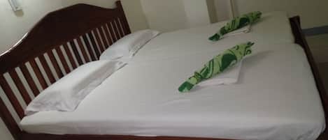 Wifi gratis y ropa de cama