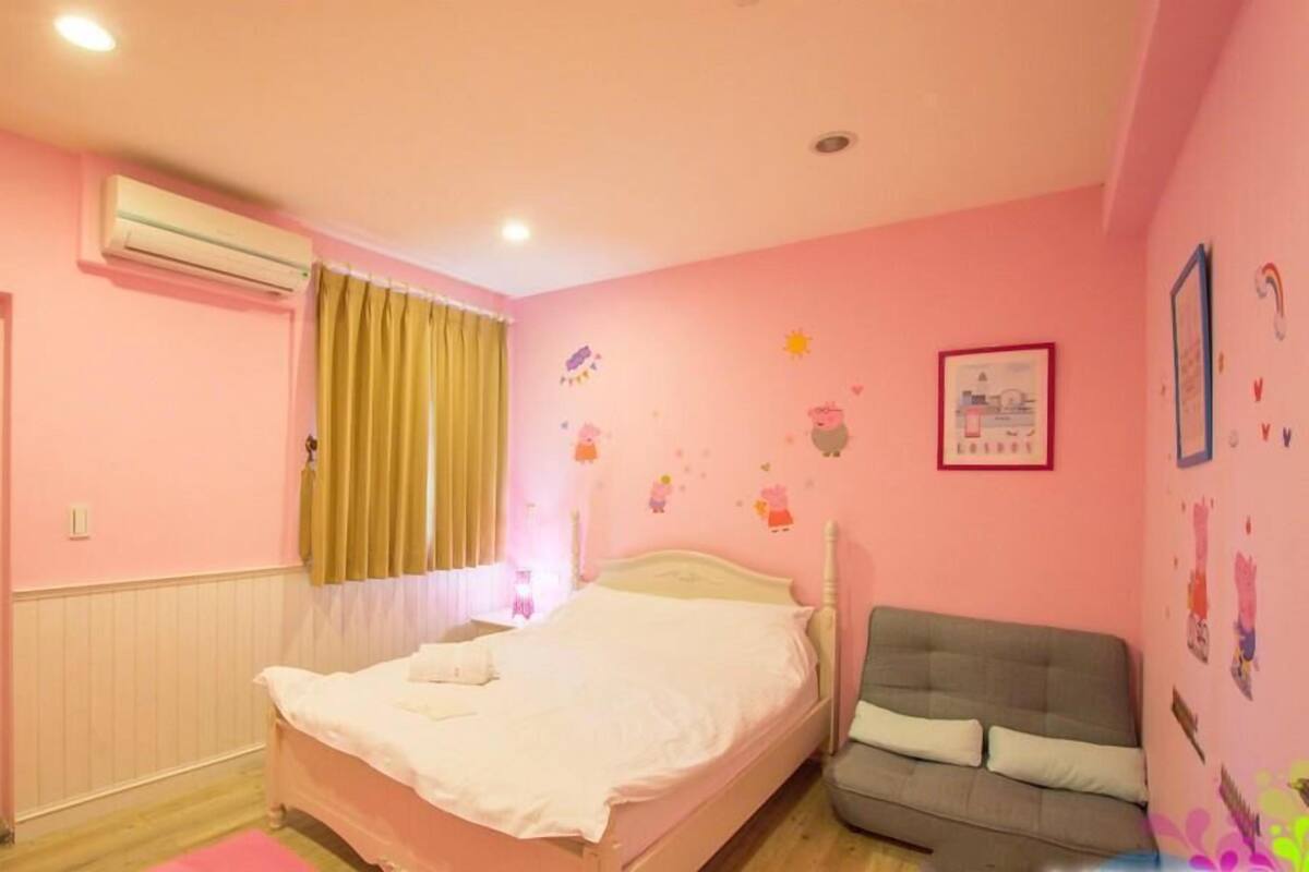 Economy Double Room | Desk, soundproofing, rollaway beds (surcharge), WiFi (free)