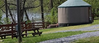Glamping at it's Finest! -WATERFRONT on the Shenandoah River! Open Year Round!