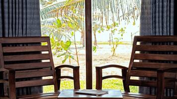 Deluxe Room, Non Smoking, Ocean View | Premium bedding, minibar, in-room safe, soundproofing